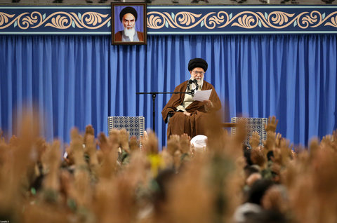 رهبر معظم انقلاب اسلامی در دیدار هزاران نفر از بسیجیان سراسر کشور
