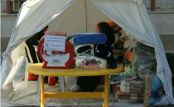 هلال احمر تربت جام نخستین محموله های مردمی به مناطق زلزله زده را ارسال کرد