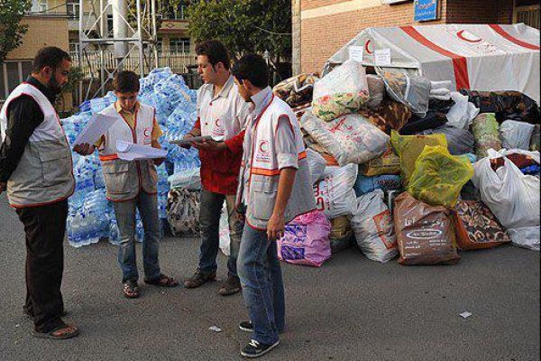 محموله امدادی هلال احمر یزد به زلزله زدگان کرمان ارسال شد 