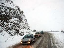 اقدامات ایمنی در محورهای برف‌گیر استان گیلان انجام شد