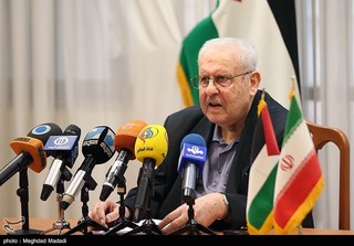 مشکلات مردم ایران به خاطر این است که پرچم فلسطین را در دست دارند