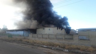 مهار آتش سوزی در منطقه ویژه اقتصادی سیرجان