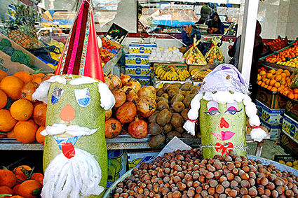 بازار میوه و آجیل شب یلدا بیگانه با جیب مردم/ چله زمستانی فرصتی برای دورهمی خانواده های قزوین
