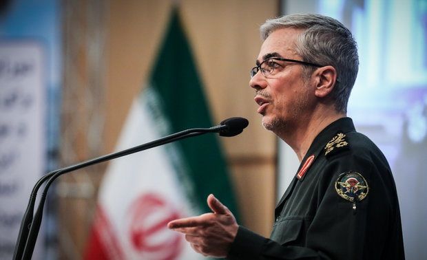 دفاع مقدس ضامن قرن‌ها سربلندی برای ملت ایران است
