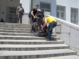 مطالبه به حق معلولان برای مناسب سازی معابر شهری 