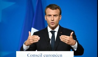 فرانسه شبکه‌های اجتماعی را "برای دفاع از حیات دموکراسی" محدود می‌کند
