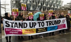 تظاهرات علیه رئیس جمهوری آمریکا در لندن با شعار «ترامپ برو گم شو»+تصاویر