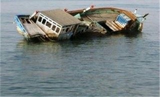 نجات جان ۷ صیاد موتورلنج صیادی در حال غرق شدن در آبهای دریای عمان