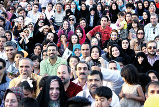 خانواده ایرانی باز هم دارد کوچک می شود