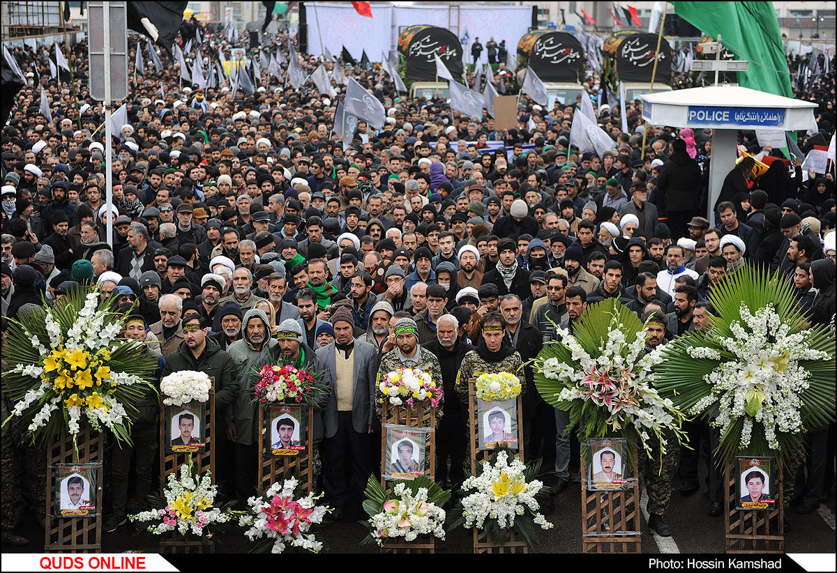 اجتماع عزاداران فاطمی به همراه تشییع شهدای مدافع حرم و گمنام در مشهد/ گزارش تصویری 