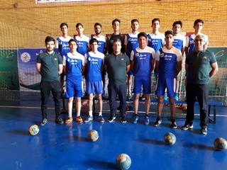 اهداء وسایل ورزشی تیم هندبال نوجوانان تربت جام به کرمانشاه 