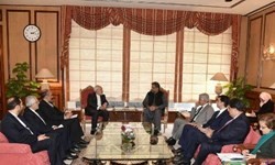 رایزنی ظریف و نخست‌وزیر پاکستان درباره خط لوله صلح/ مذاکرات فنی وزارتخانه‌های نفت ۲ کشور