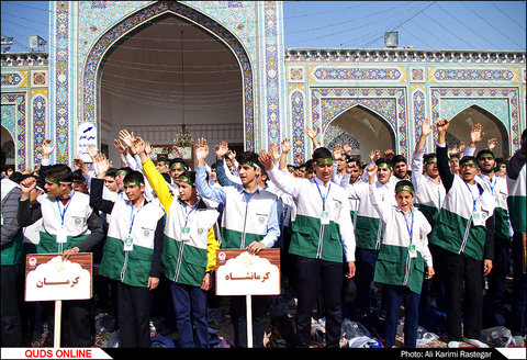 افتتاحیه آئین اعطای نشان خادمياری به 5000 نوجوان رضوي