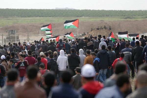 حرکت هزاران فلسطینی به سوی محدوده مرزی نوار غزه و اراضی اشغالی
