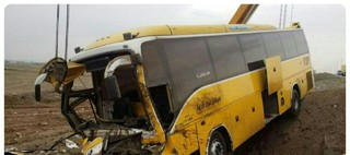 یک کشته و 23 مجروح در واژگونی اتوبوس دانش آموزان در محورمشهد- کلات