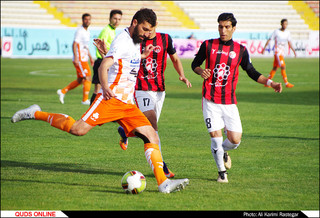 دیدار تیم های فوتبال مشکی پوشان - سایپا /گزارش تصویری