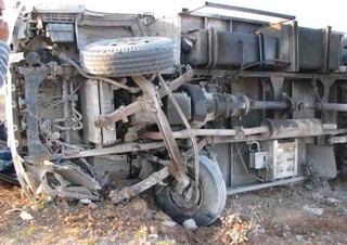 ۲۰ مصدوم در حادثه واژگونی مینی بوس در نیشابور