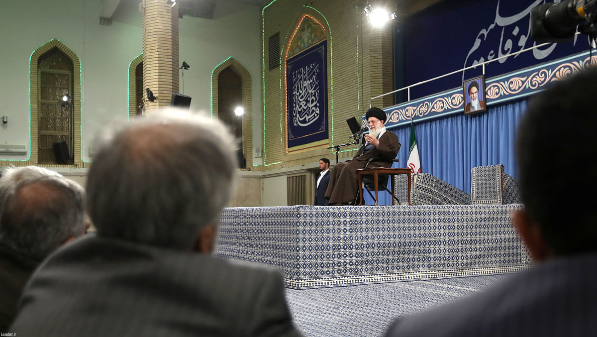 رهبر معظم انقلاب اسلامی در دیدار وزیر و مسئولان و جمعی از کارکنان وزارت اطلاعات