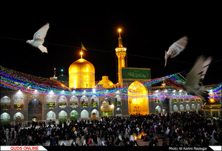 جشن شب میلاد حضرت امام حسین(ع) در حرم مطهر رضوی/گزارش تصویری