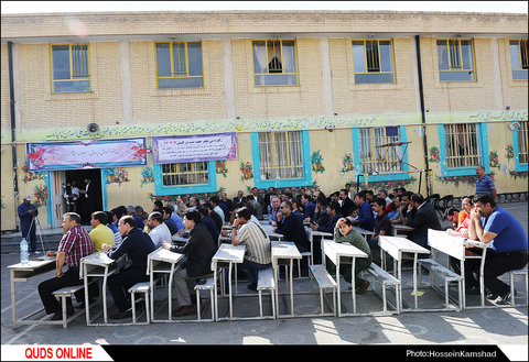 دیدار دانش آموزان و معلمان بعد از 34 سال/ گزارش تصویری