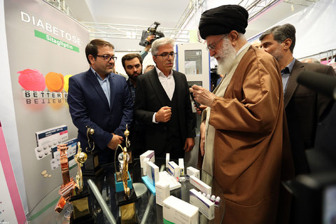 بازدید رهبر معظم انقلاب از نمایشگاه کالای ایرانی