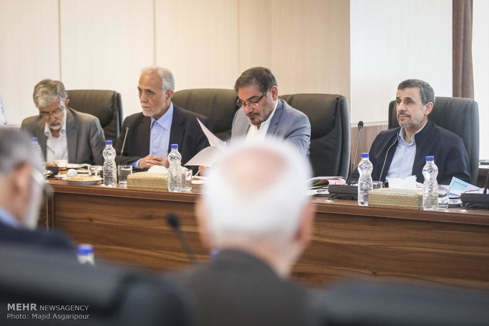 خبر تعلیق احمدی‌نژاد از مجمع تشخیص مصلحت نظام تکذیب شد