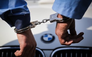 دستگیری باند سارقان لوازم داخل خودرو و کشف ۲۴ فقره سرقت در نیشابور