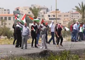 لحظه زخمی شدن فلسطینیان توسط تک تیراندازان رژیم صهیونیستی + فیلم
