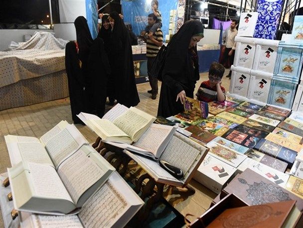 انتقاد رئیس شورای هیئات مذهبی مشهد به حضور خوانندگان در کنار نمایشگاه قرآن و عترت