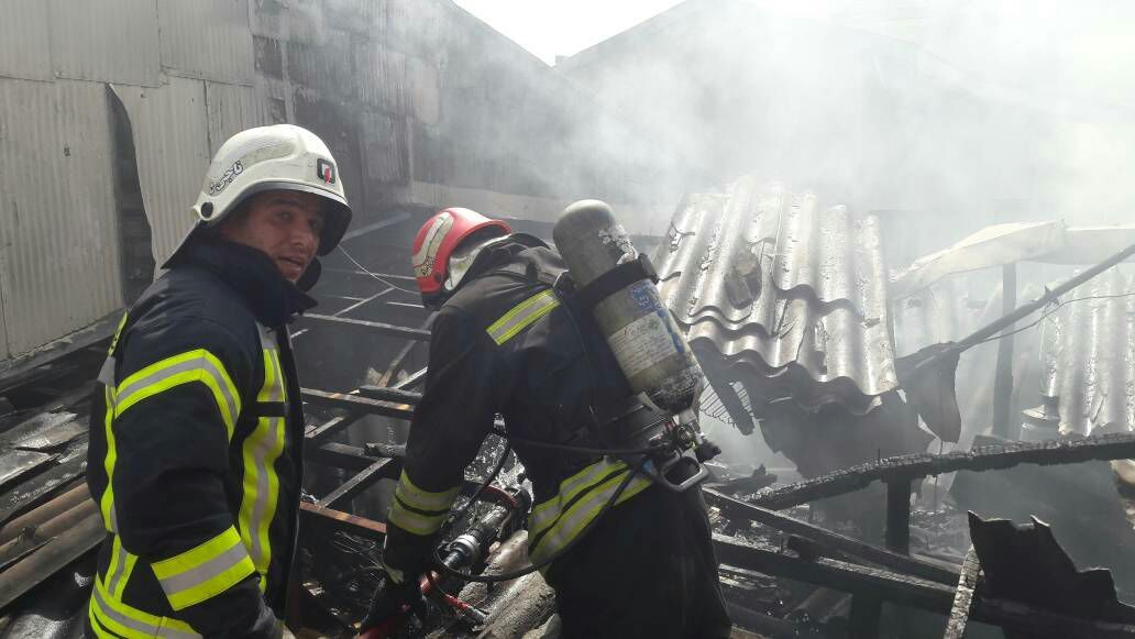 آتش سوزی انبار ضایعات و بسته بندی کارتن در نیشابور 