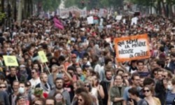 دستگیری جوانان در تظاهرات هزاران فرانسوی در پاریس علیه ماکرون