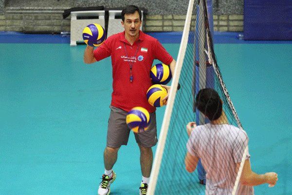 «خوان سیچلو» از همکاری با فدراسیون والیبال ایران انصراف داد
