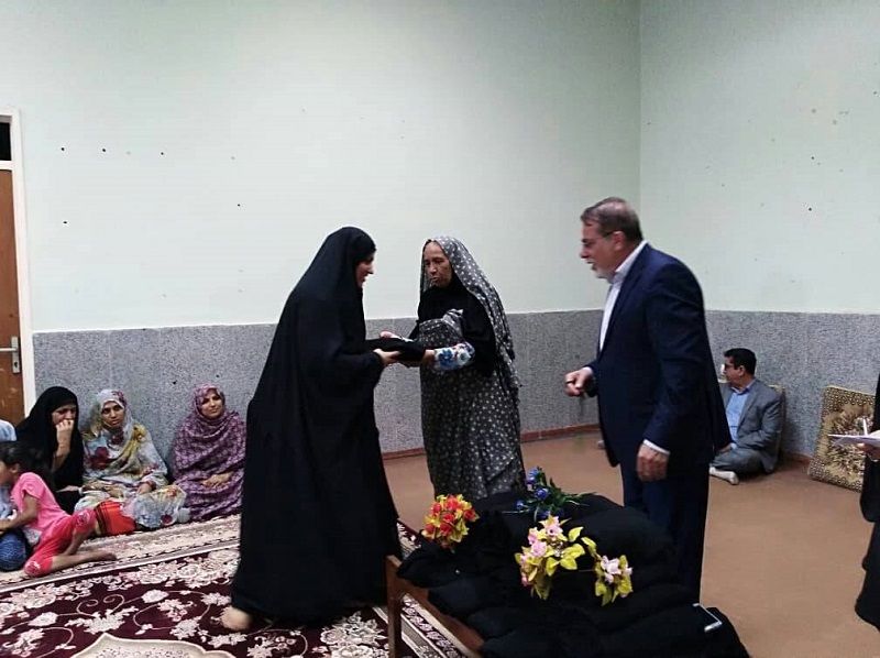 هدیه ویژه وزیر کشور به بانوان ابوموسی اهدا شد