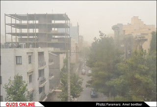 ریزگردها در مشهد طوفان کرد 