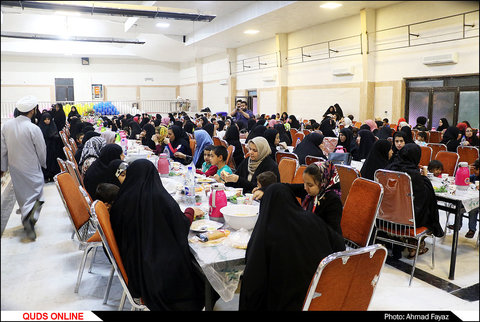 اطعام و افطاری خیر مشهدی در مجتمع آیه ها- گزارش تصویری