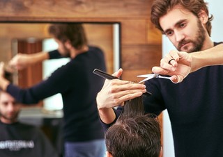 نرخنامه جدید خدمات آرایشگری مردانه برای سال ۱۴۰۳ ابلاغ شد