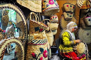 کارآفرین نمونه صنایع دستی نفر دوم جشنواره ملی فرهنگ کارآفرینی شد