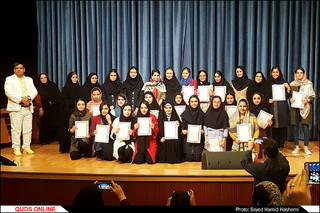 مراسم تقدیر از برگزیدگان جشنواره های مختلف کشوری و جهانی دبیرستان دخترانه آرمینه مصلی نژاد مشهد/گزارش تصویری