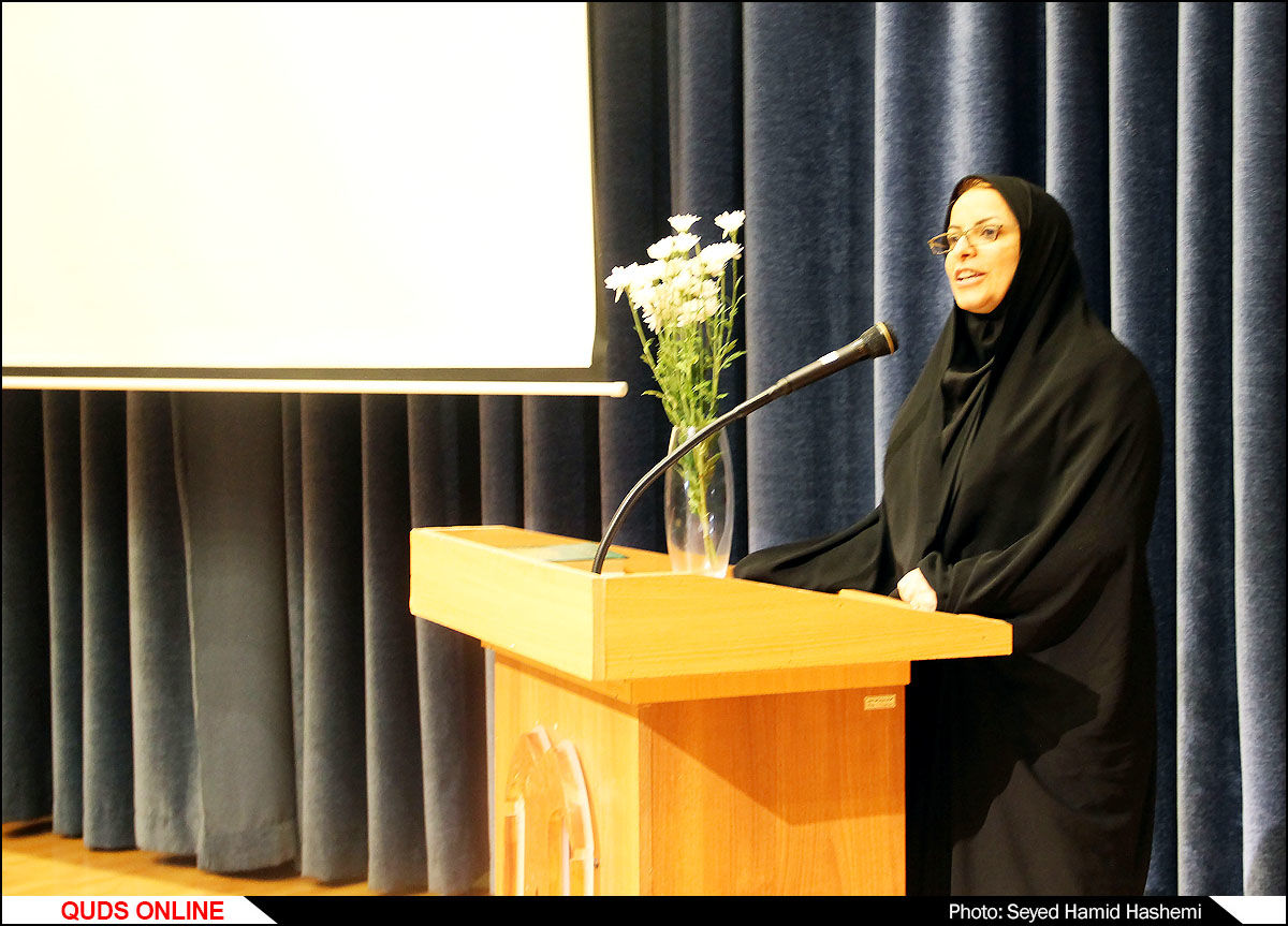مراسم پایان سال تحصیلی و تقدیر از برگزیدگان جشنواره های کشوری دبیرستان آرمینه مصلی نژاد