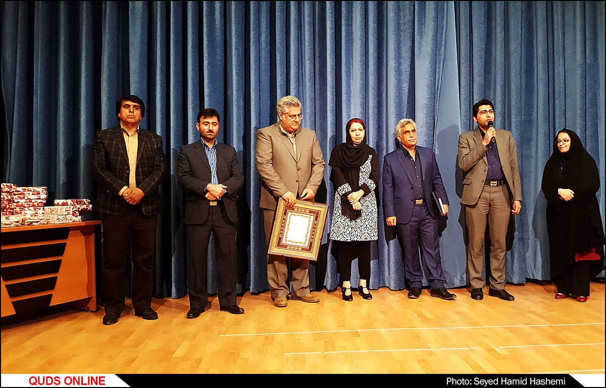 مراسم پایان سال تحصیلی و تقدیر از برگزیدگان جشنواره های کشوری دبیرستان آرمینه مصلی نژاد