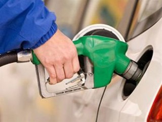 ۷ ماه از مصوبه مجلس درباره استفاده مجدد از کارت های سوخت گذشت/ قیمت بنزین افزایش پیدا می کند؟
