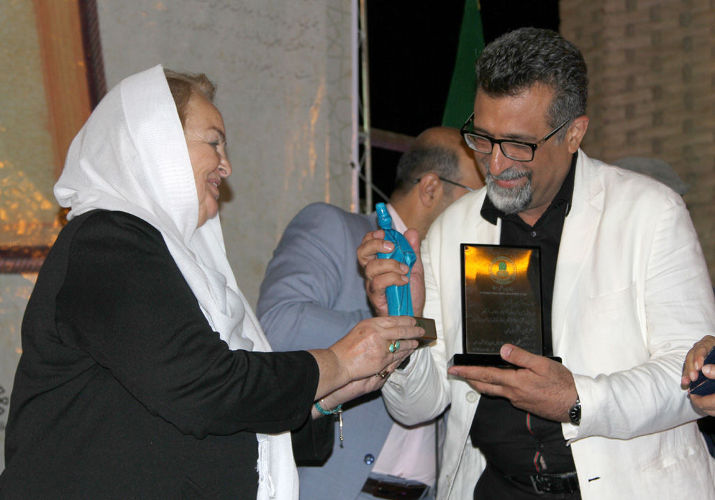 اهدای نشان بین‌المللی «مولانا» به دکتر «مجید پازوکی»