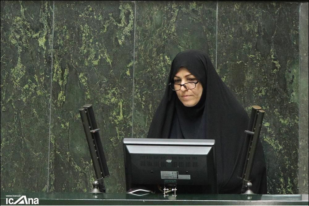 تحریم‌های آمریکا، سلامت زنان ایران را به خطر انداخته است
