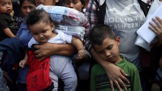 سرنوشت نامعلوم کودکان مهاجرِ گرفتار در آمریکا
