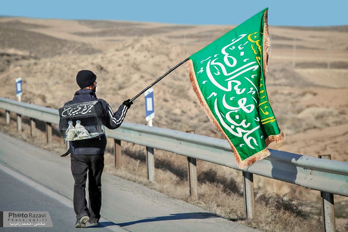 سه هزار زائر پیاده در راه مشهد 