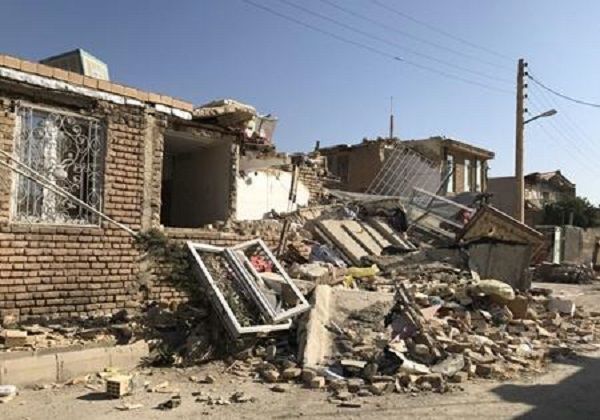 فیلم| زلزله شدید 5.9 ریشتری تازه آباد کرمانشاه را لرزاند