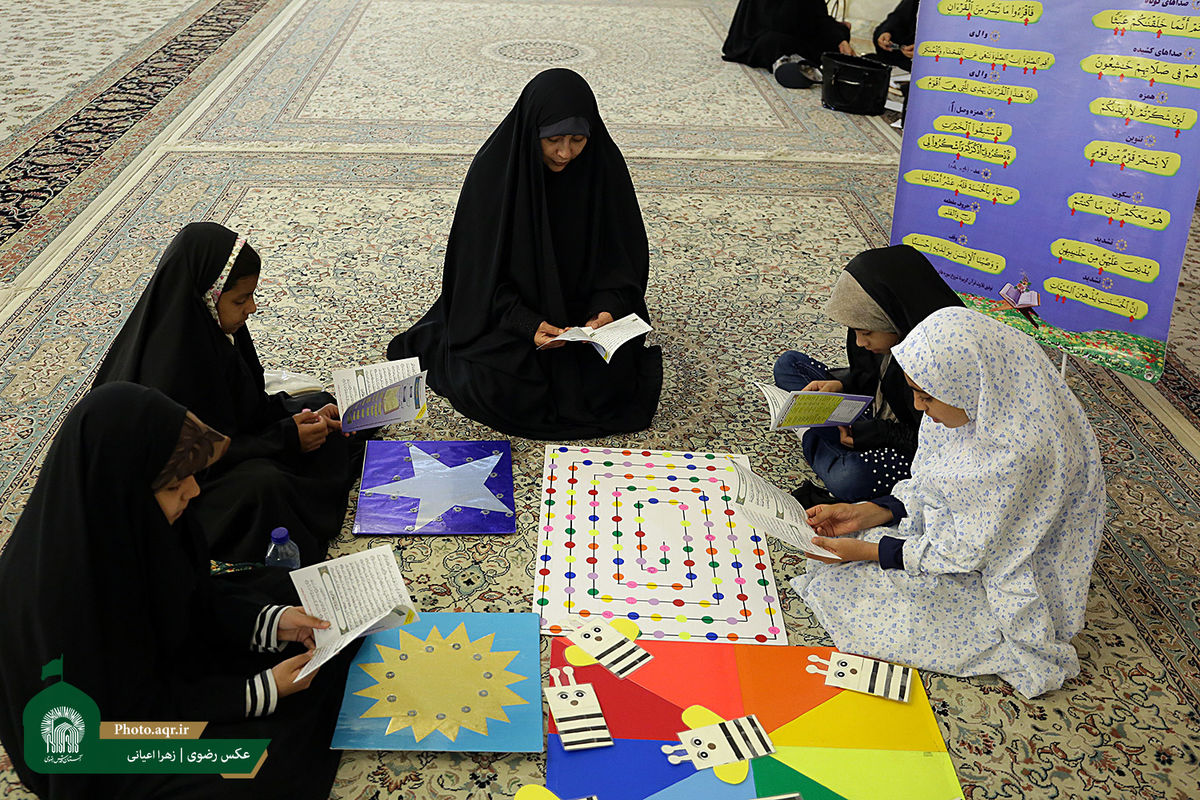 محفل انس با قرآن با حضور ۲۵۰ قاری دختر عرب‌زبان برگزار شد