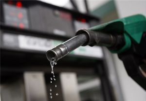 ردپای قیمت دلار در افزایش قیمت بنزین
