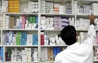 جای نگرانی در بازار دارویی کشور نیست/تلاش برخی از کشورهای همسایه برای خروج دارو از ایران