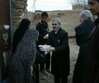 توزیع ۳۰ هزار پرس غذای متبرک حضرت رضا(ع) در روستاهای محروم حاشیه شهر مشهد